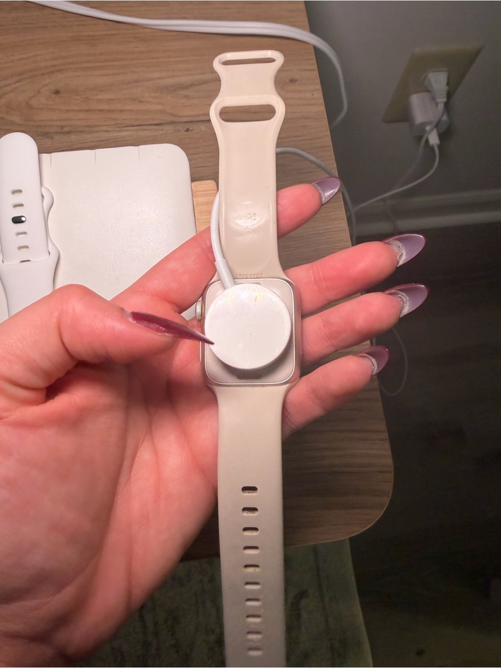 Preowned Apple Watch SE 40mm (2nd Gen, GPS) - Picture 4 of 5